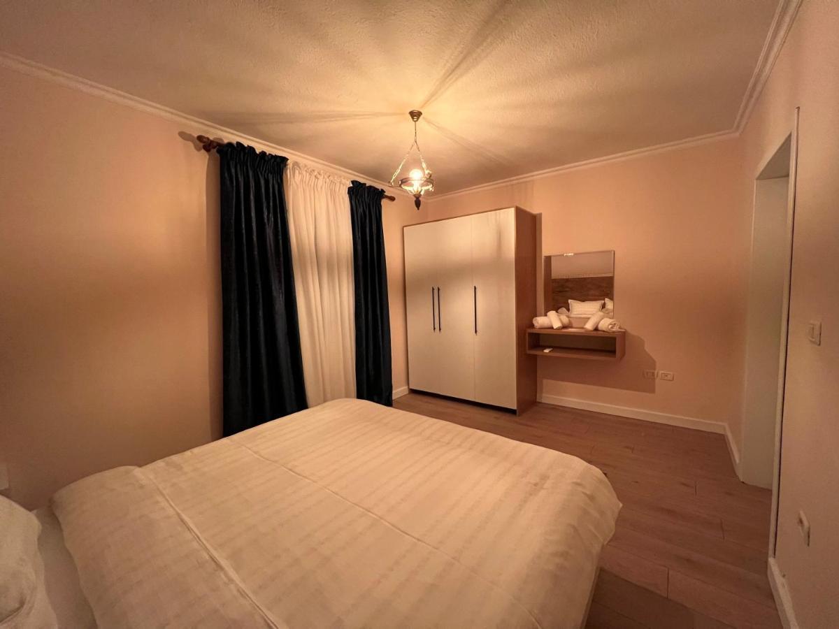 Chestnut Yard Villa Tirana Exterior photo