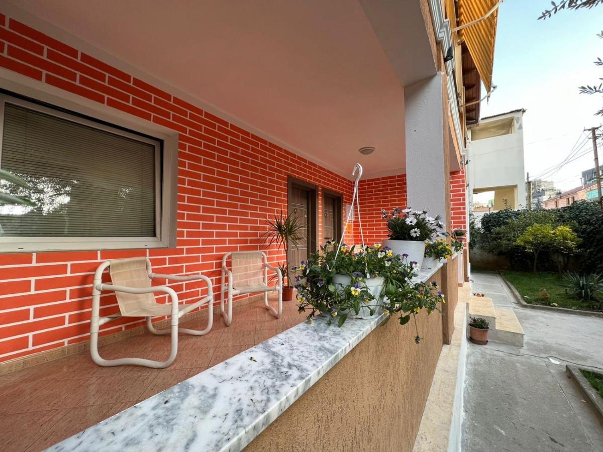 Chestnut Yard Villa Tirana Exterior photo