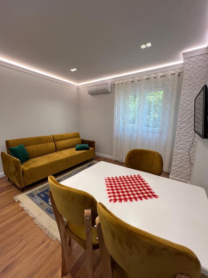Chestnut Yard Villa Tirana Exterior photo